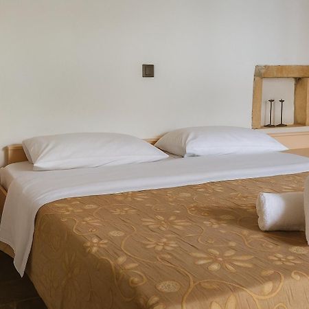 Menexes Suites Monemvasia Ngoại thất bức ảnh