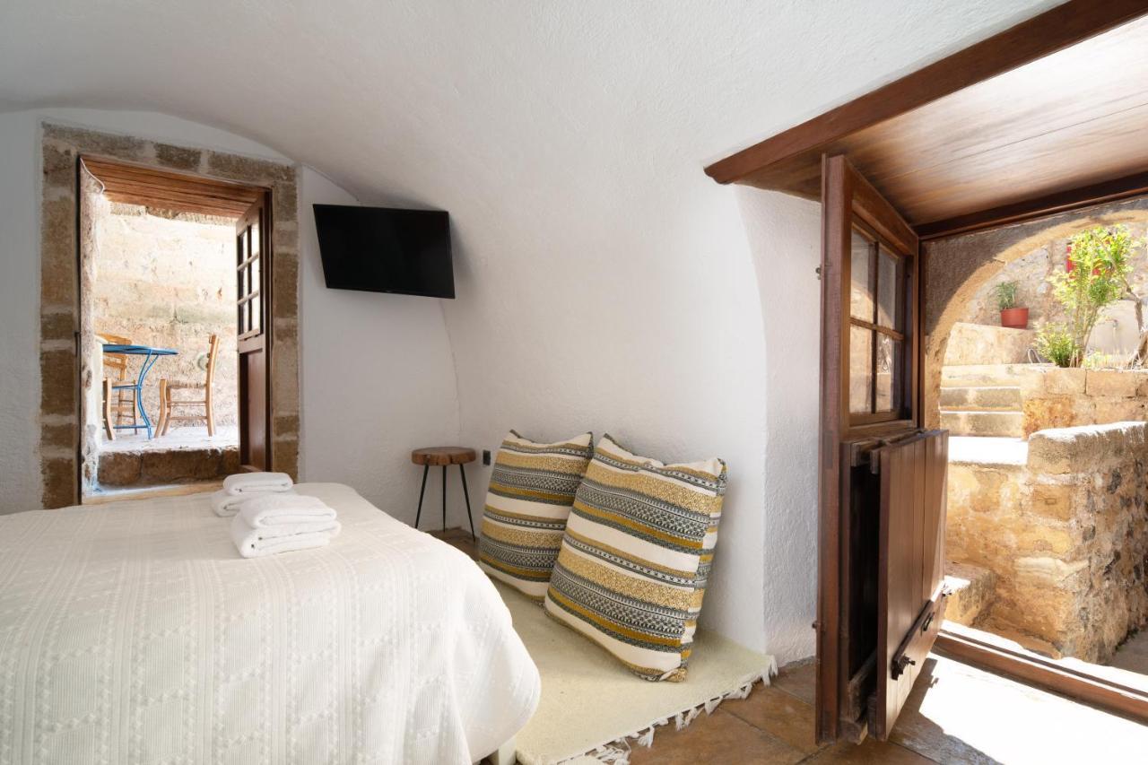 Menexes Suites Monemvasia Ngoại thất bức ảnh