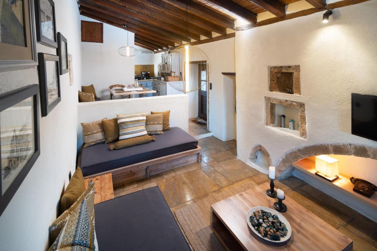 Menexes Suites Monemvasia Ngoại thất bức ảnh