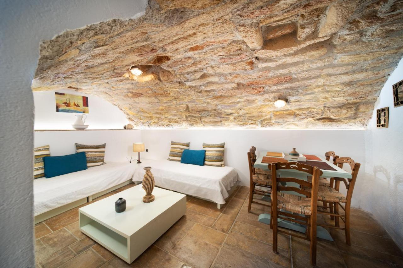 Menexes Suites Monemvasia Ngoại thất bức ảnh