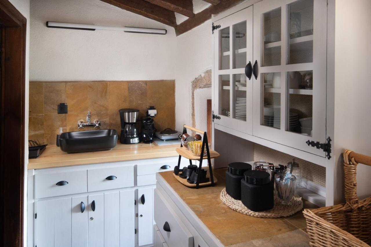 Menexes Suites Monemvasia Ngoại thất bức ảnh