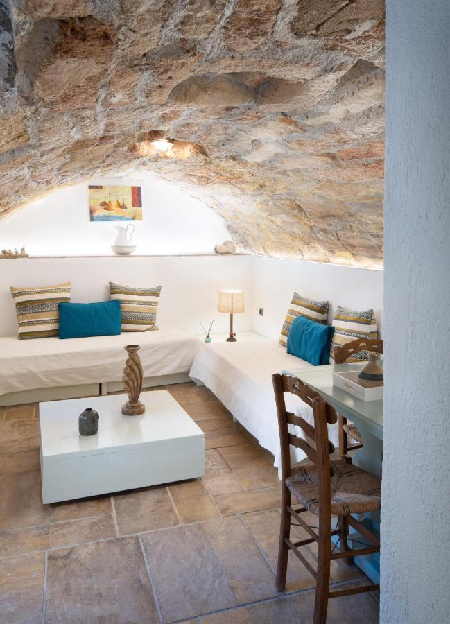 Menexes Suites Monemvasia Ngoại thất bức ảnh