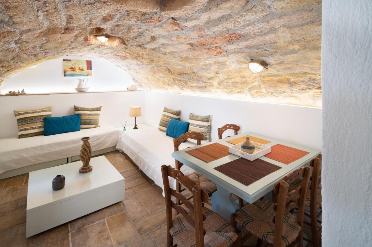 Menexes Suites Monemvasia Ngoại thất bức ảnh