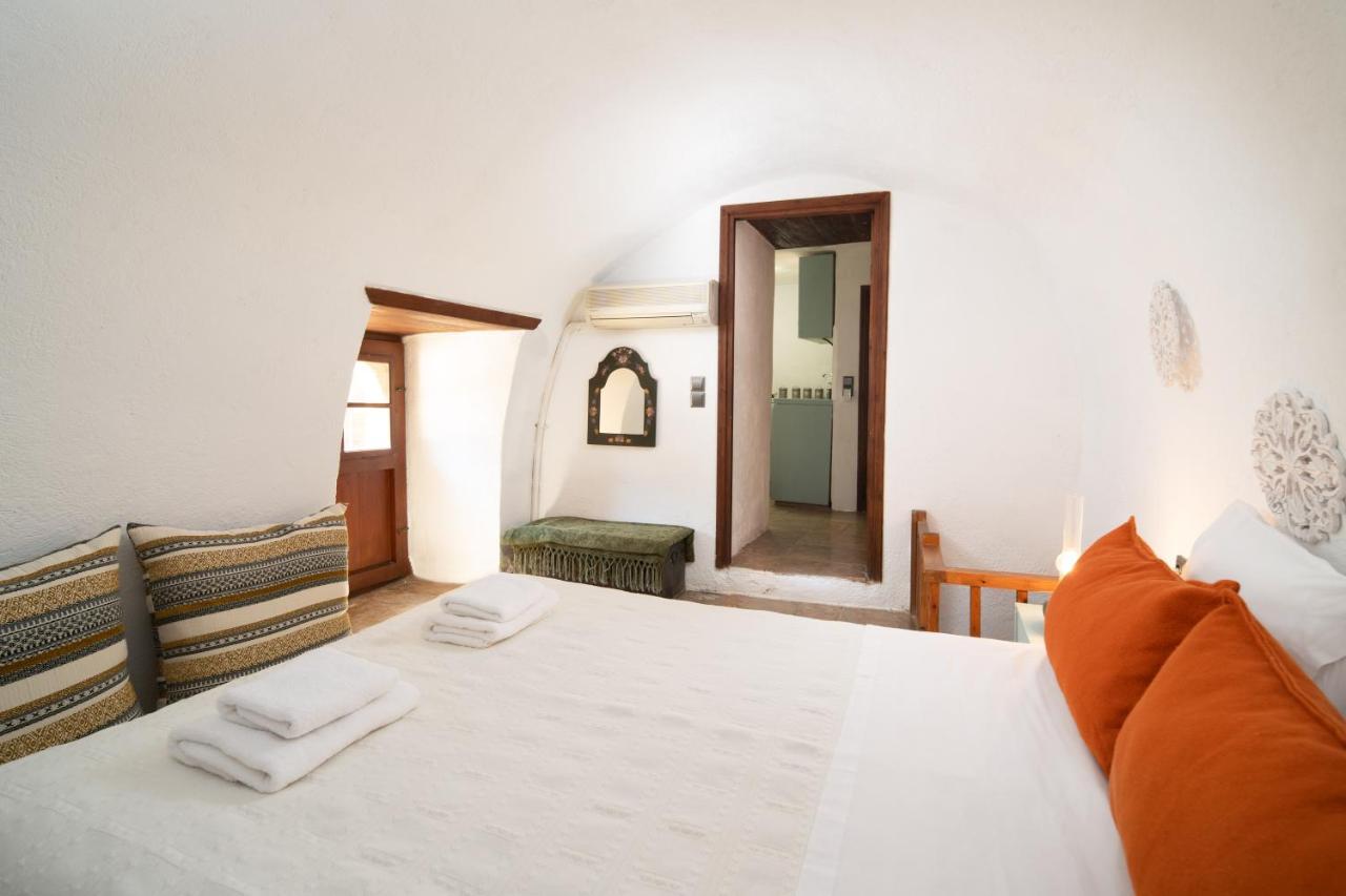 Menexes Suites Monemvasia Ngoại thất bức ảnh