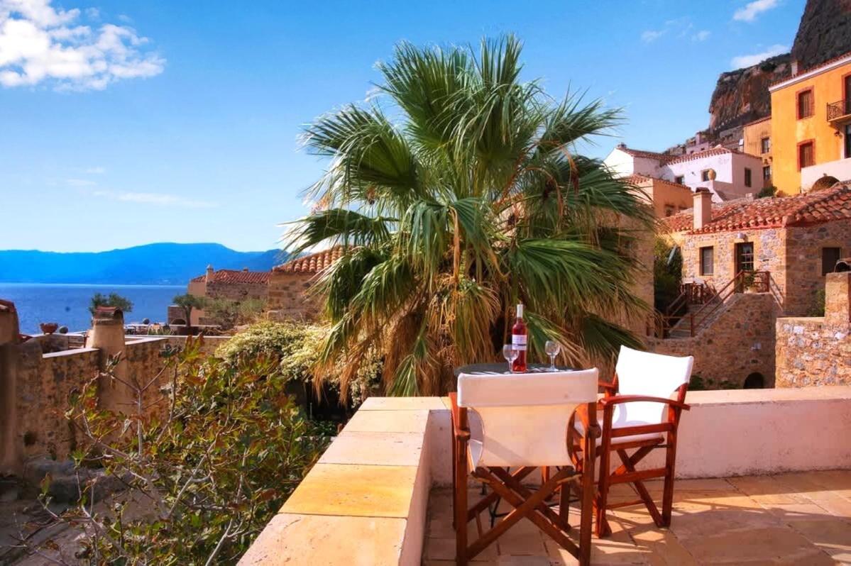 Menexes Suites Monemvasia Ngoại thất bức ảnh