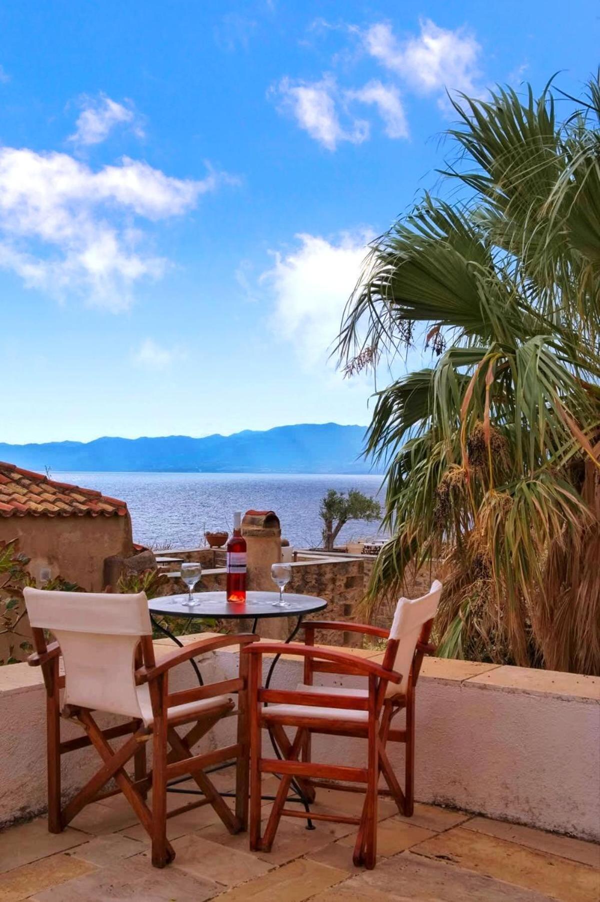 Menexes Suites Monemvasia Ngoại thất bức ảnh