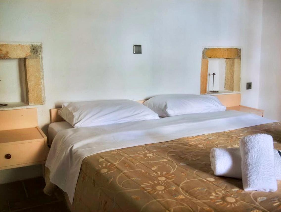 Menexes Suites Monemvasia Ngoại thất bức ảnh
