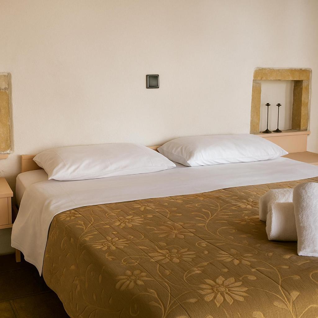 Menexes Suites Monemvasia Ngoại thất bức ảnh